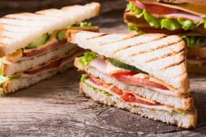 Leckeres-Sandwich-der-perfekte-Snack-zu-jeder-Zeit